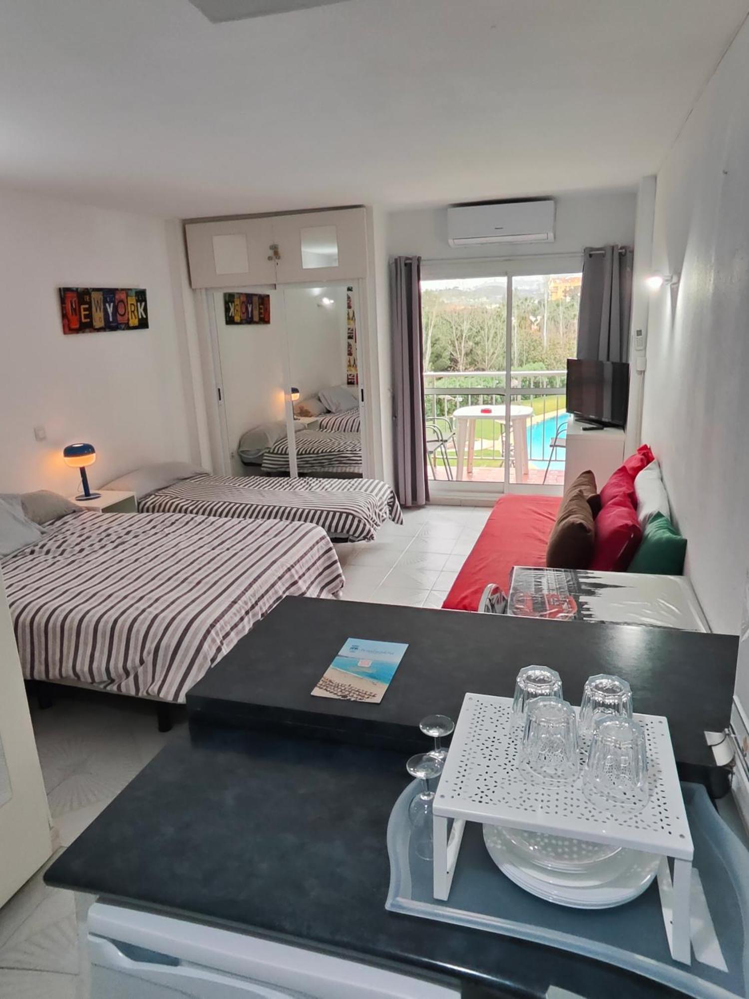 Jupiter Apartment Sea, Pools View Benalmadena Luaran gambar